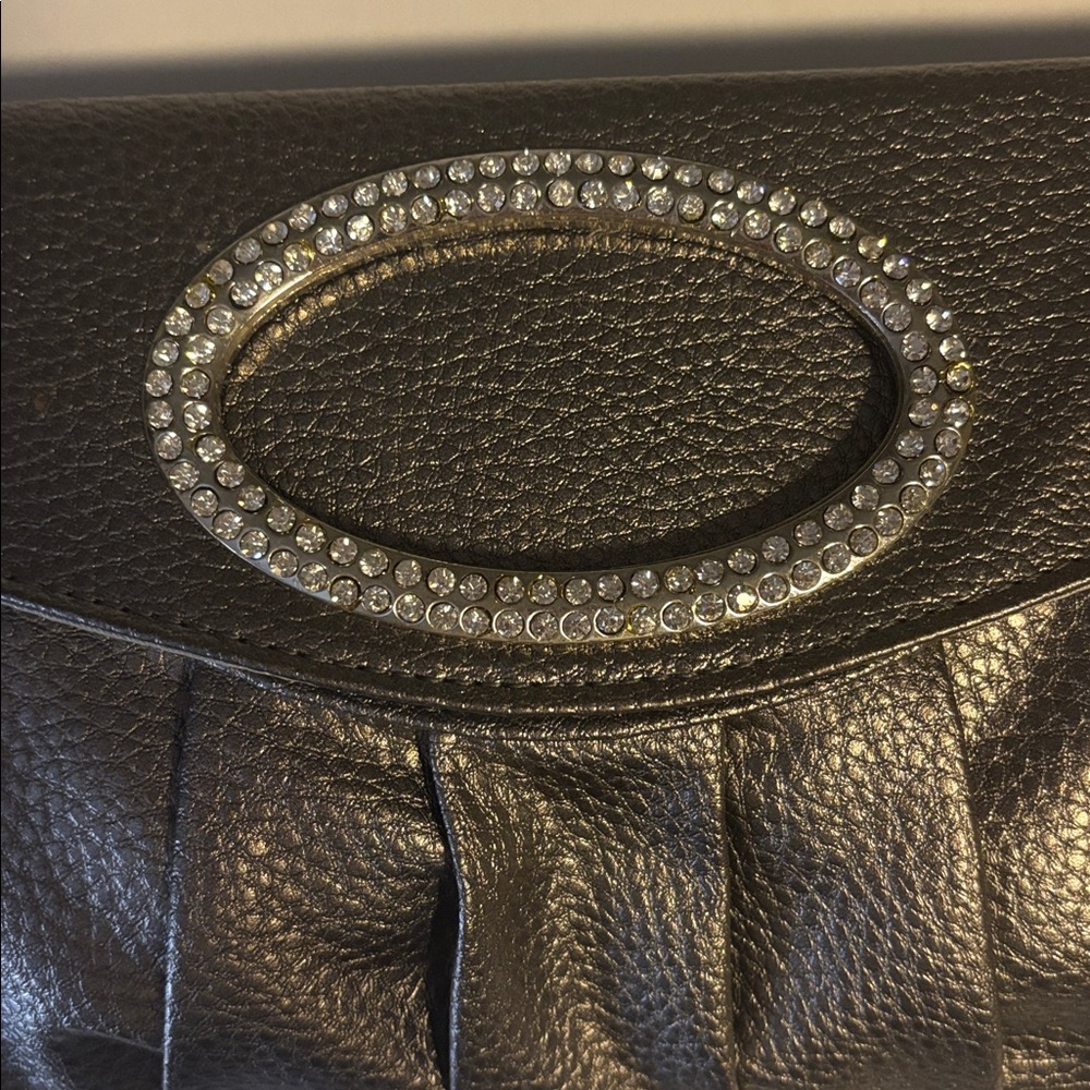 SILVER CLUTCH FAUX LEATHER RHINESTONE DESIGN 2 SNAP CLOSURE
ZIP POCKET OUTSIDE - Picture 3 of 11